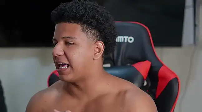 Snapshot of May_Dylan1 chatting on December 17, 2024, 3:28 am May Dylan1 online show from December 17, 2024, 3:28 am