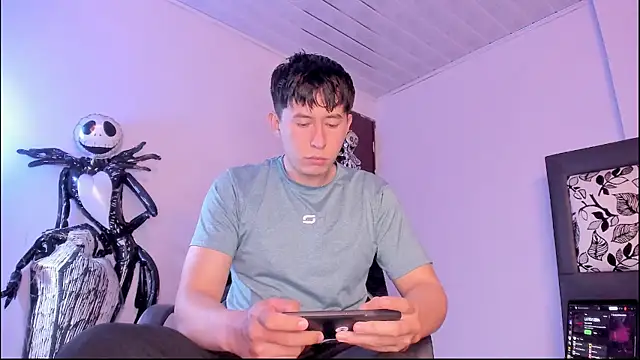 Snapshot of setsuna10 chatting on November 23, 2025, 1:04 am setsuna10 online show from November 23, 2025, 1:04 am