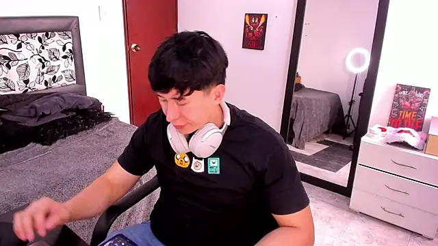 Snapshot of setsuna10 chatting on March 8, 2025, 8:35 pm setsuna10 online show from March 8, 2025, 8:35 pm