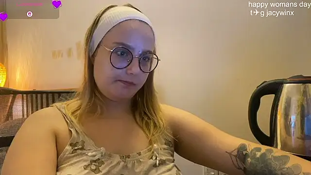 JacyWinslat online show from March 8, 2026, 5:49 pm