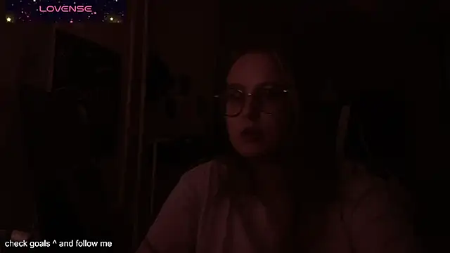 JacyWinslat online show from November 14, 2025, 5:27 pm