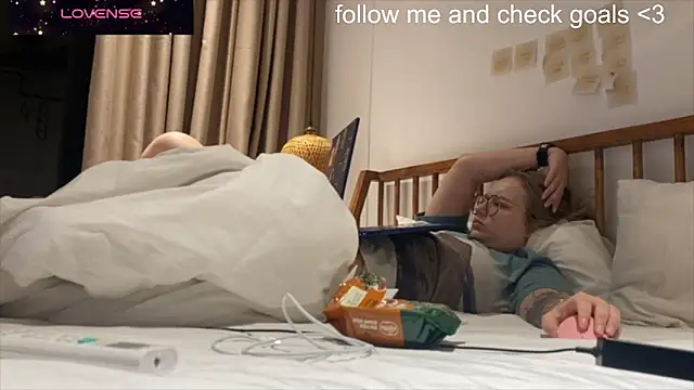 JacyWinslat online show from December 20, 2025, 5:38 pm