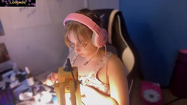 JacyWinslat online show from March 3, 2025, 3:00 pm