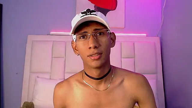 Nick Collins18 online show from February 6, 2026, 8:27 pm