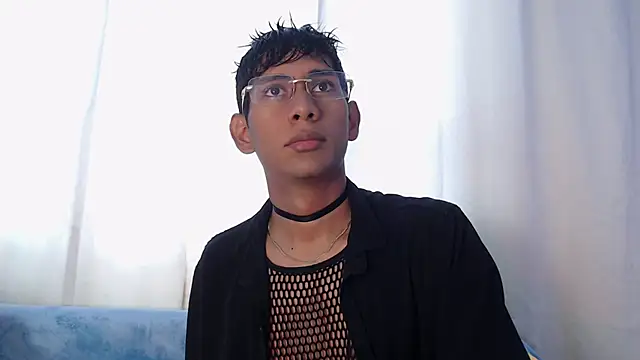 Nick Collins18 online show from November 19, 2025, 3:56 pm