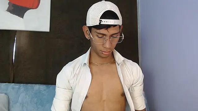 Nick Collins18 online show from November 9, 2025, 8:35 pm