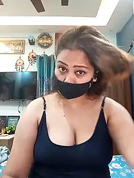 Snapshot of Cute-mona chatting on December 21, 2025, 10:06 am Cute-mona online show from December 21, 2025, 10:06 am