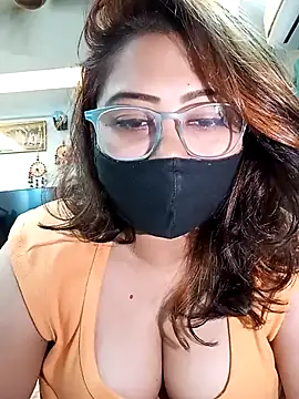 Snapshot of Cute-mona chatting on November 7, 2025, 11:04 am Cute-mona online show from November 7, 2025, 11:04 am