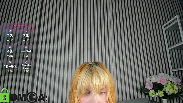 Snapshot of Little_Chips chatting on October 8, 2025, 5:02 pm Little Chips online show from October 8, 2025, 5:02 pm