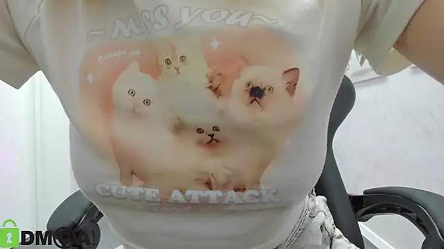 Snapshot of Little_Chips chatting on November 20, 2025, 9:25 pm Little Chips online show from November 20, 2025, 9:25 pm