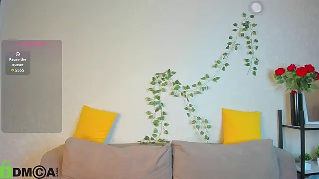 Snapshot of Little_Chips chatting on November 14, 2025, 5:27 pm Little Chips online show from November 14, 2025, 5:27 pm