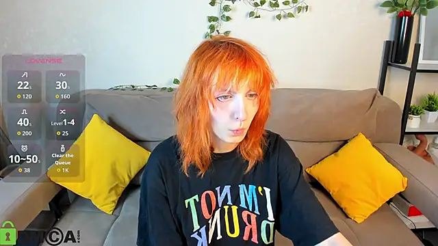 Snapshot of Little_Chips chatting on November 2, 2025, 5:18 pm Little Chips online show from November 2, 2025, 5:18 pm