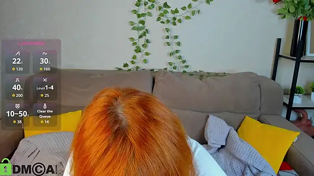 Snapshot of Little_Chips chatting on November 17, 2025, 5:17 pm Little Chips online show from November 17, 2025, 5:17 pm