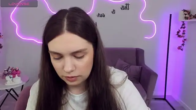 DaniellaLovely online show from March 18, 2025, 11:00 am