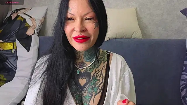 Snapshot of Megan_Black_Moon chatting on May 23, 2026, 6:01 am Megan Black Moon online show from May 23, 2026, 6:01 am