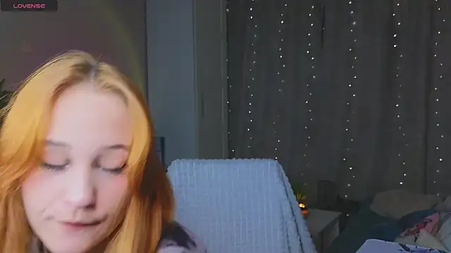 Snapshot of MaryRace chatting on November 21, 2025, 12:04 pm MaryRace online show from November 21, 2025, 12:04 pm