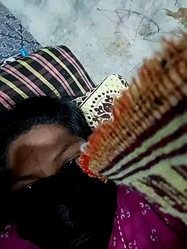 kavinila20 online show from December 15, 2024, 6:04 pm