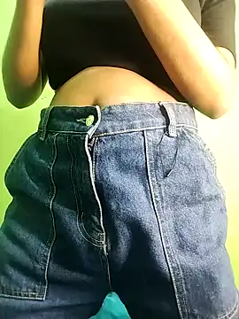 Snapshot of Queen-Amelia chatting on December 3, 2024, 9:06 am Queen-Amelia online show from December 3, 2024, 9:06 am