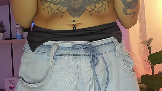 Snapshot of ladynemesis chatting on February 18, 2025, 10:58 pm ladynemesis online show from February 18, 2025, 10:58 pm