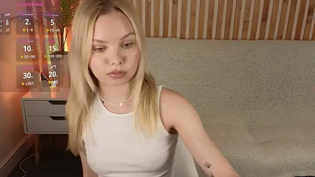 LinaWynn online show from February 6, 2025, 4:36 pm