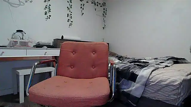 Snapshot of Kittyymaze1 chatting on November 28, 2025, 1:22 pm Kittyymaze1 online show from November 28, 2025, 1:22 pm