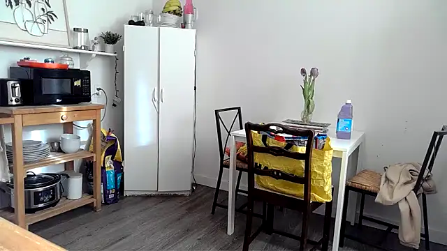 Snapshot of Kittyymaze1 chatting on March 5, 2026, 1:08 pm Kittyymaze1 online show from March 5, 2026, 1:08 pm