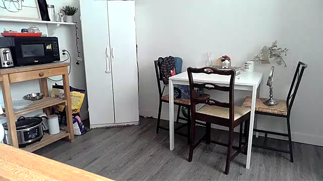 Snapshot of Kittyymaze1 chatting on March 24, 2026, 12:38 pm Kittyymaze1 online show from March 24, 2026, 12:38 pm