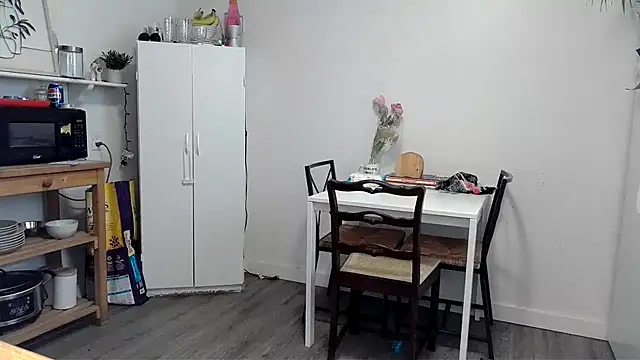 Snapshot of Kittyymaze1 chatting on March 13, 2026, 5:40 pm Kittyymaze1 online show from March 13, 2026, 5:40 pm