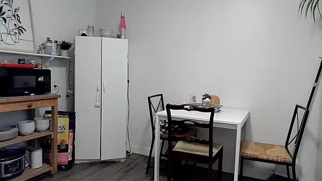 Snapshot of Kittyymaze1 chatting on April 1, 2026, 12:39 pm Kittyymaze1 online show from April 1, 2026, 12:39 pm