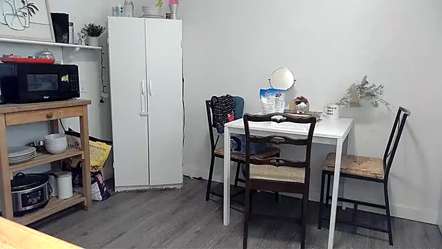 Snapshot of Kittyymaze1 chatting on March 23, 2026, 12:27 pm Kittyymaze1 online show from March 23, 2026, 12:27 pm