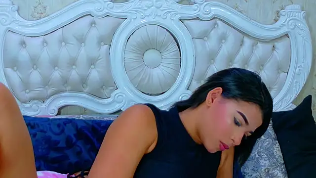 TiaraRosse online show from October 18, 2025, 5:09 am