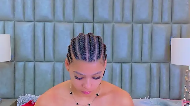 Snapshot of TiaraRosse chatting on March 15, 2026, 12:34 pm TiaraRosse online show from March 15, 2026, 12:34 pm