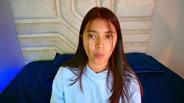 Rebeca Williams  online show from March 4, 2025, 10:38 pm