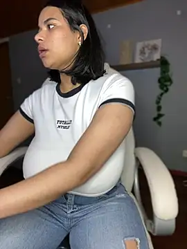 Snapshot of Isabella_boobd chatting on January 3, 2025, 7:07 pm Isabella boobd online show from January 3, 2025, 7:07 pm