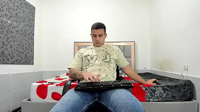 simookeler online show from February 10, 2026, 9:47 pm