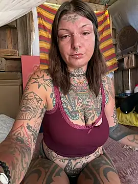 Snapshot of lizzardqueeen chatting on July 27, 2026, 1:29 pm lizzardqueeen online show from July 27, 2026, 1:29 pm