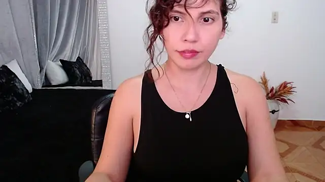 Snapshot of Sigrid- chatting on February 2, 2025, 12:19 am Sigrid- online show from February 2, 2025, 12:19 am