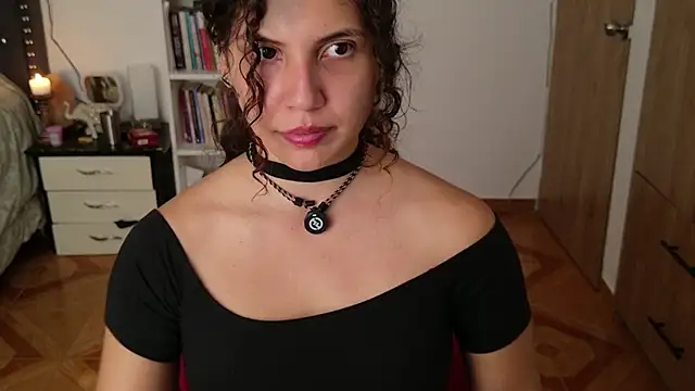 Snapshot of Sigrid- chatting on May 18, 2026, 12:44 am Sigrid- online show from May 18, 2026, 12:44 am