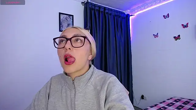 Soffy-brooks online show from April 28, 2026, 4:17 am
