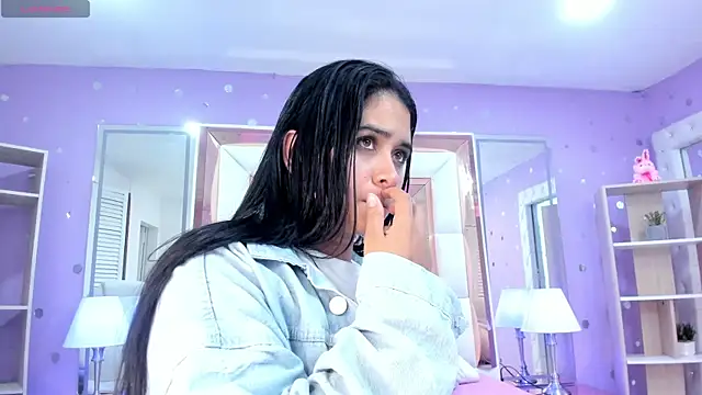 scarlette 15  online show from April 2, 2026, 3:13 am