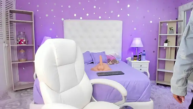 Snapshot of scarlette_15_ chatting on January 15, 2026, 3:21 am scarlette 15 online show from January 15, 2026, 3:21 am