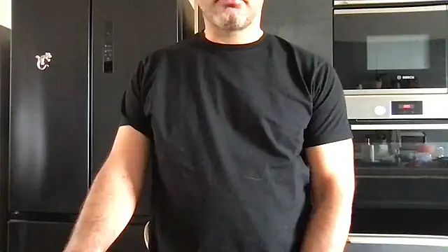 unconnudu21000 online show from October 6, 2025, 10:27 am