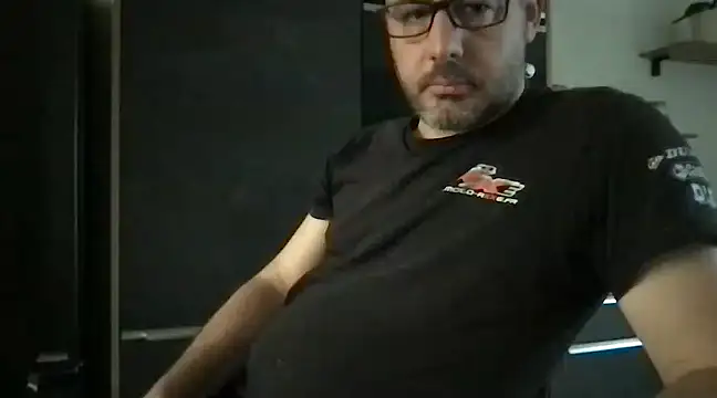 unconnudu21000 online show from February 10, 2025, 3:53 pm