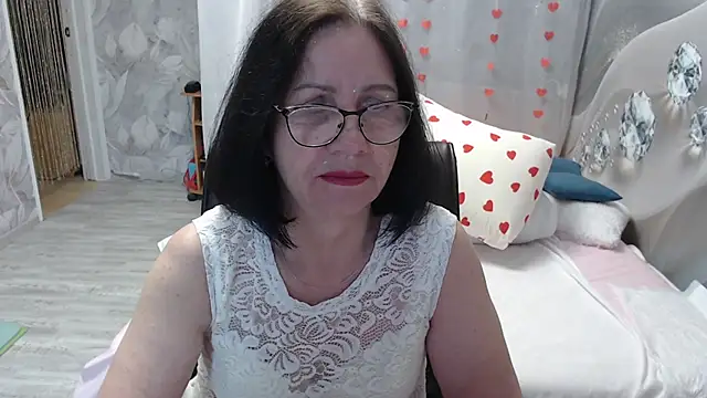 Snapshot of OlgaHottie chatting on May 17, 2026, 11:38 pm OlgaHottie online show from May 17, 2026, 11:38 pm