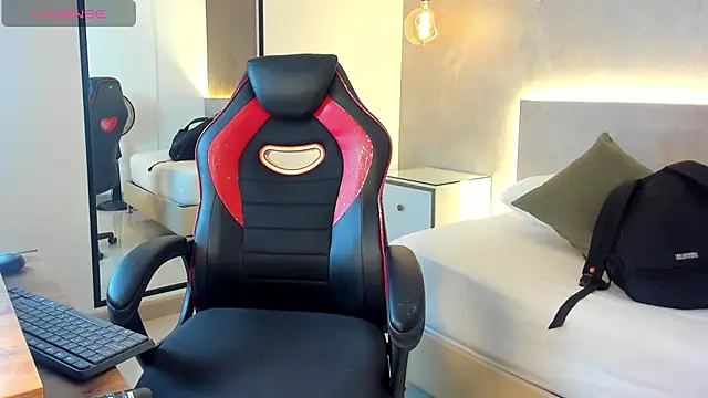 Snapshot of alma_fenix chatting on November 20, 2025, 12:28 pm alma fenix online show from November 20, 2025, 12:28 pm