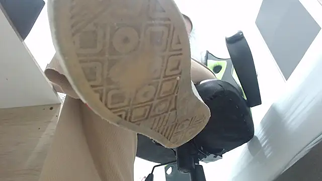 Snapshot of alma_fenix chatting on March 22, 2025, 12:14 pm alma fenix online show from March 22, 2025, 12:14 pm