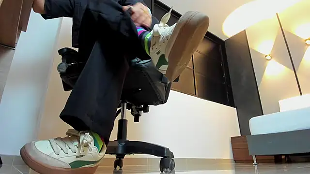 Snapshot of alma_fenix chatting on September 15, 2025, 12:38 pm alma fenix online show from September 15, 2025, 12:38 pm