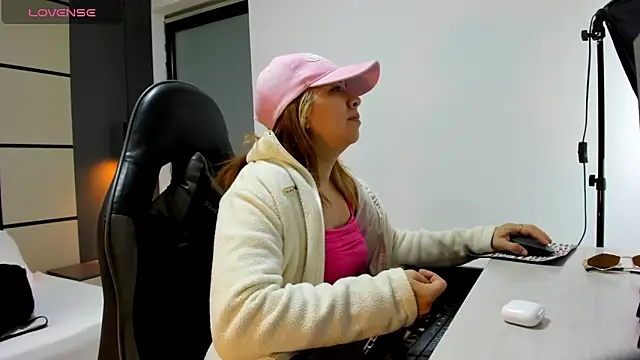 alma fenix online show from March 20, 2026, 12:50 pm