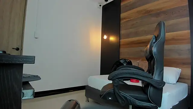 Snapshot of alma_fenix chatting on September 11, 2025, 12:27 pm alma fenix online show from September 11, 2025, 12:27 pm