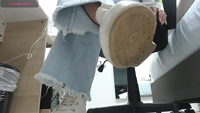 Snapshot of alma_fenix chatting on March 14, 2025, 12:18 pm alma fenix online show from March 14, 2025, 12:18 pm